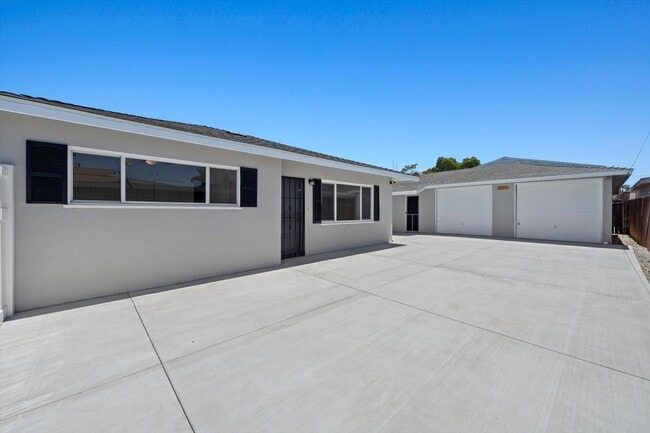2428-2422 250th St in Lomita, CA - Building Photo - Building Photo