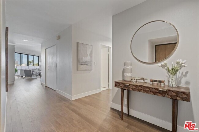 1310 E Ocean Blvd-Unit -507 in Long Beach, CA - Building Photo - Building Photo