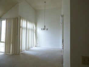 4012 Nobel Dr, Unit 301 in San Diego, CA - Building Photo - Building Photo