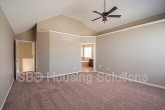 7215 E 133rd Cir in Grandview, MO - Building Photo - Building Photo