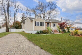 58 Richardson Ave in Eatontown, NJ - Building Photo - Building Photo