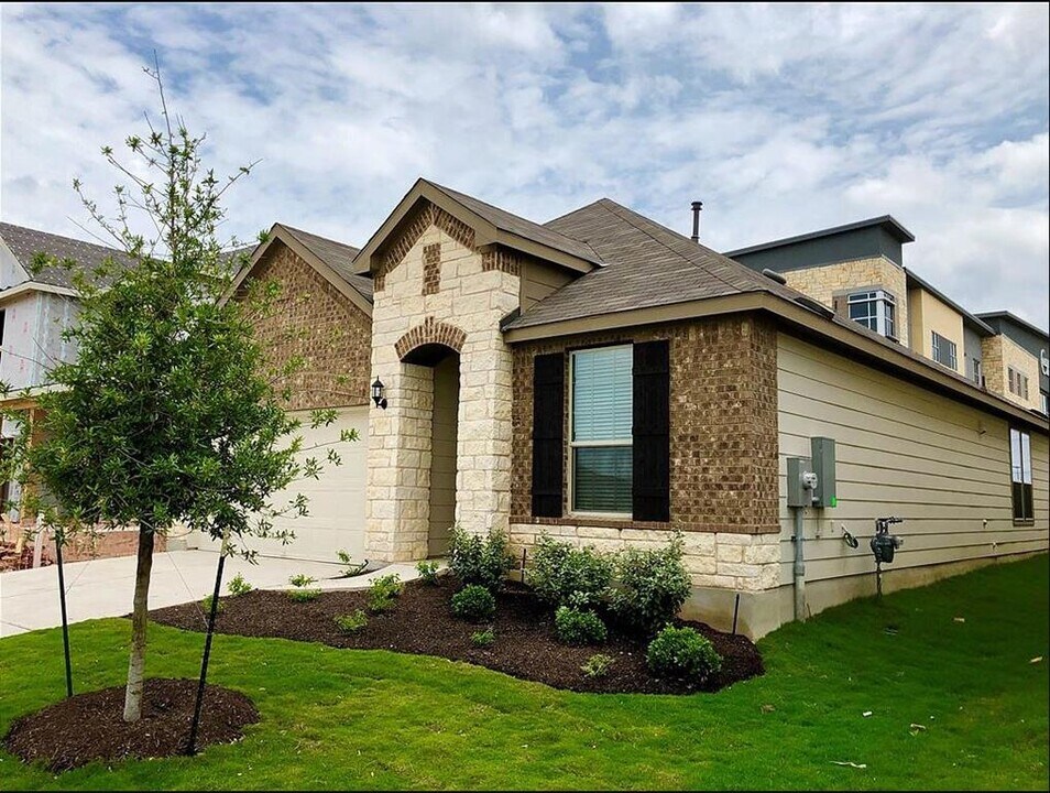 9907 Quercia Dr in Austin, TX - Building Photo