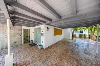 910 NE 81st St in Miami, FL - Building Photo - Building Photo