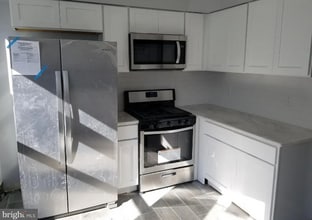 927 Gaunt St, Unit #2 in Gloucester City, NJ - Foto de edificio - Building Photo