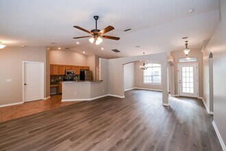 1299 Summit Oaks Dr E in Jacksonville, FL - Building Photo - Building Photo