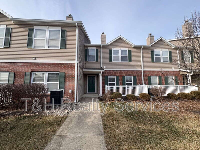 13415 White Granite Dr in Fishers, IN - Building Photo