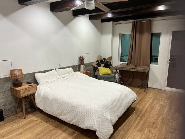 property at 624 N Topanga Canyon Blvd