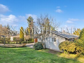 1429 Hemlock St in Lake Oswego, OR - Building Photo - Building Photo