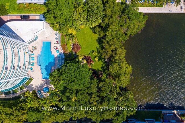property at 1627 Brickell Ave
