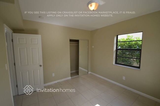 370 W 11th St in Hialeah, FL - Building Photo - Building Photo