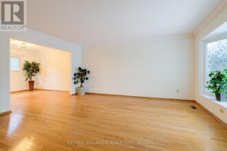 34 Harringay Crescent in Toronto, ON - Building Photo - Building Photo