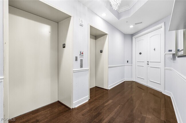 2104 W First St in Ft. Myers, FL - Building Photo - Building Photo