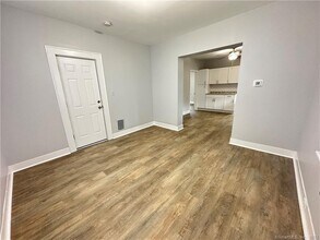 152 Thompson St in Stratford, CT - Building Photo - Building Photo