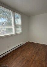 43 Philip Pl in Irvington, NJ - Building Photo - Building Photo