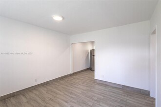 7012 NW 5th Pl in Miami, FL - Building Photo - Building Photo