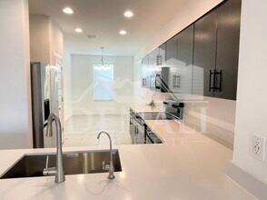 7954 W Medlock Dr in Glendale, AZ - Building Photo - Building Photo