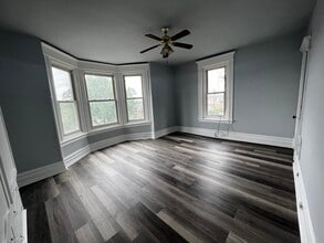 816 E High St, Unit 1 in Pottstown, PA - Foto de edificio - Building Photo