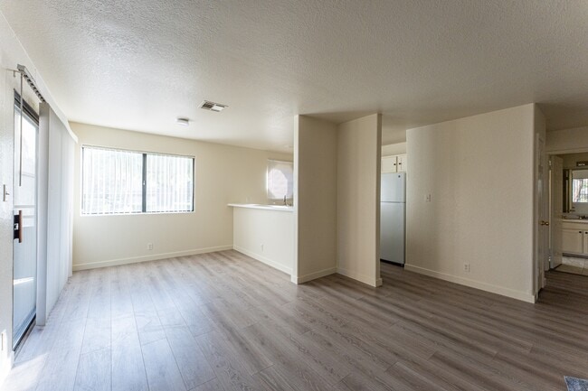 5064 S Rainbow Blvd in Las Vegas, NV - Building Photo - Building Photo