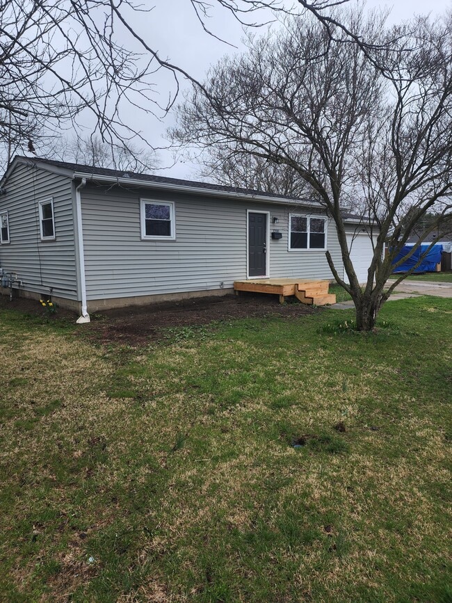 1200 Hollar Ln in Newark, OH - Foto de edificio - Building Photo