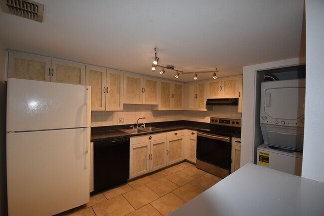 8246 Fairways Cir in Ocala, FL - Building Photo - Building Photo