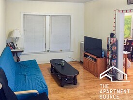 2010 W Foster Ave in Chicago, IL - Building Photo