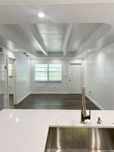 1245 Pennsylvania Ave, Unit 3 in Miami Beach, FL - Building Photo - Building Photo