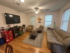 2283 Loth St in Cincinnati, OH - Building Photo - Building Photo