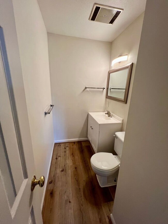 2119 Electric Rd in Cave Spring, VA - Building Photo - Building Photo