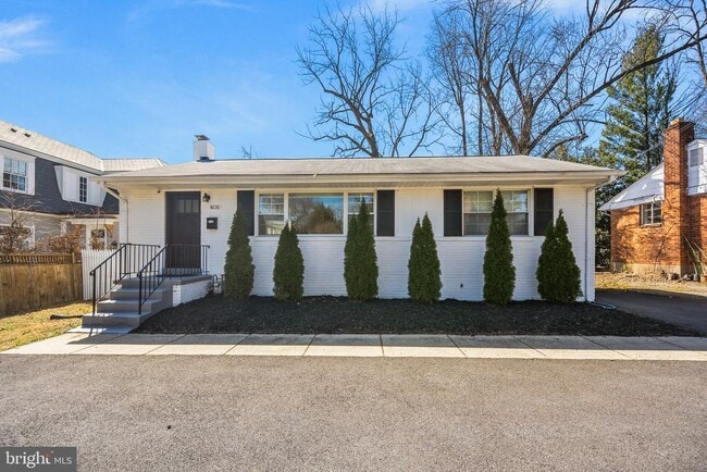 property at 5020 River Rd
