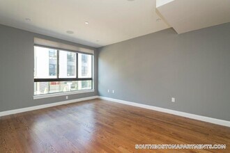 339 D St in Boston, MA - Foto de edificio - Building Photo