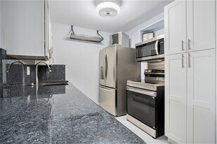 4633 Wild Indigo St in Houston, TX - Building Photo