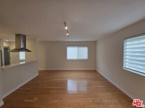 1260 Vin Scully Ave in Los Angeles, CA - Building Photo - Building Photo