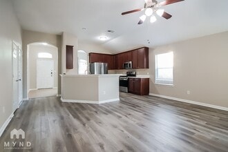8630 W Highlands Crossing in Highlands, TX - Building Photo - Building Photo