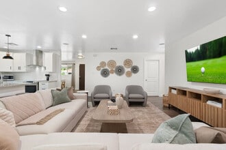 3235 E Cambridge Ave in Phoenix, AZ - Building Photo - Building Photo