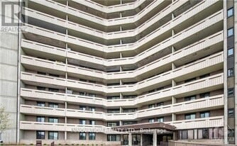 1171 Ambleside Dr in Ottawa, ON - Building Photo