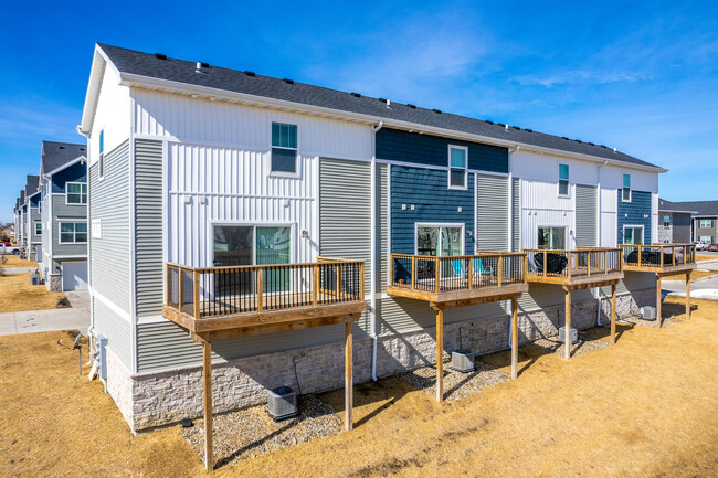 Trestle Corner Townhomes in Ankeny, IA - Building Photo - Building Photo