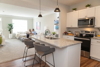 Jerome Grand in Plain City, OH - Foto de edificio - Building Photo