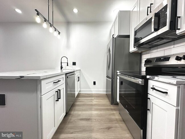 1015 S 6th St in Philadelphia, PA - Building Photo - Building Photo