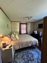 104 SW Hines St in Snow Hill, NC - Foto de edificio - Building Photo