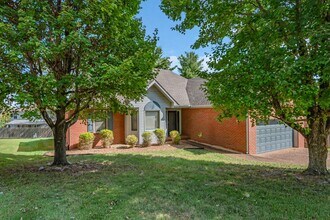 115 La View Rd in Hendersonville, TN - Foto de edificio - Building Photo