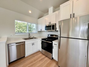 1268 Prospect St in Seaside, CA - Building Photo - Building Photo