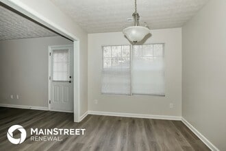 955 Foxworthy Ln in Riverdale, GA - Foto de edificio - Building Photo