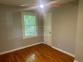 6408 Blue Ridge Cutoff in Raytown, MO - Building Photo - Building Photo