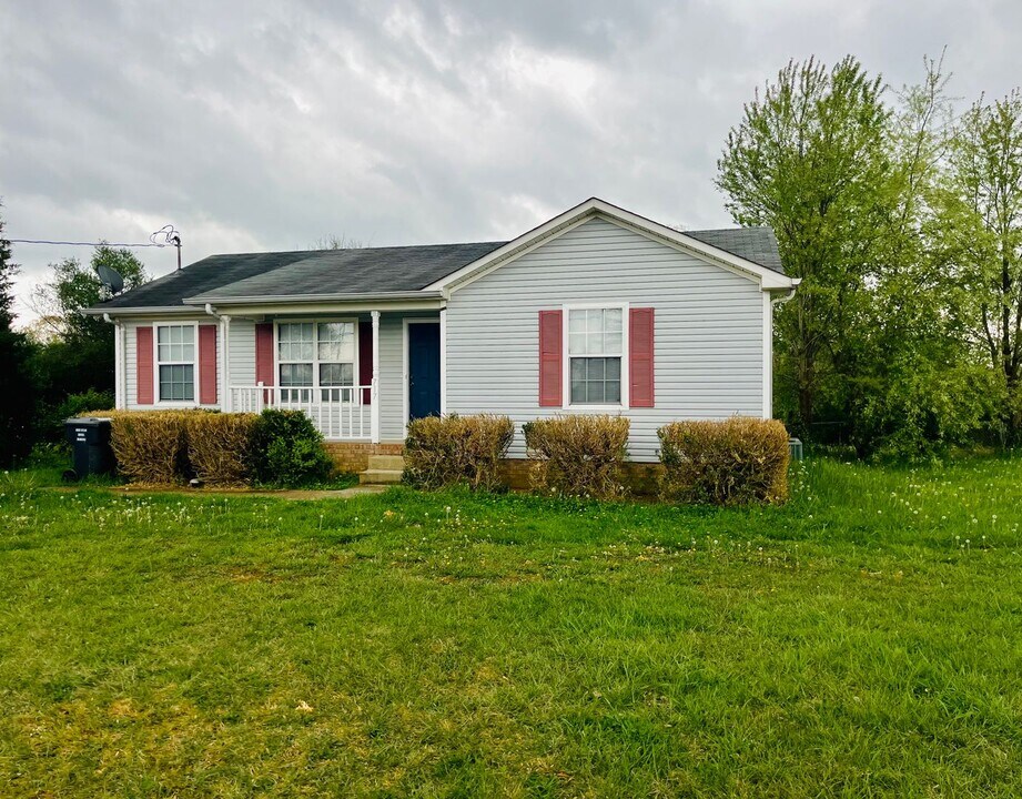 717 Polk Ave in Oak Grove, KY - Building Photo