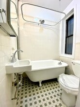 519 E 83rd St in New York, NY - Building Photo - Building Photo