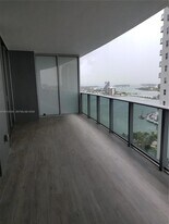 488 NE 18th St, Unit 2006 in Miami, FL - Building Photo