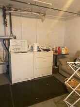 98 Westbourne Ter, Unit 1 in Brookline, MA - Foto de edificio - Building Photo