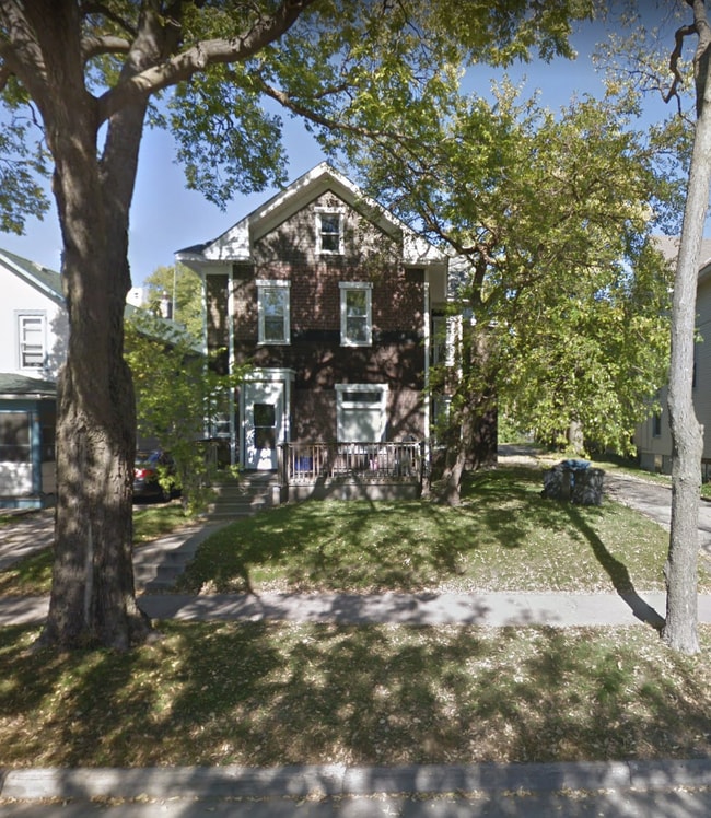 property at 1309 7th St SE