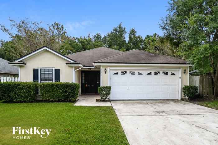 4576 Antler Hill Dr E in Jacksonville, FL - Building Photo