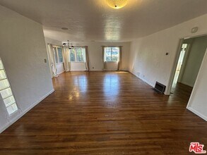 4001 Chevy Chase Dr in Los Angeles, CA - Building Photo - Building Photo